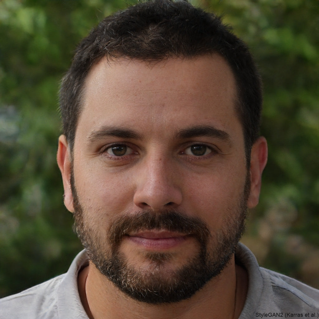 <em>Luis Salazar</em>